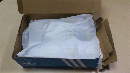 adidas哪个系列适合宽脚休闲鞋,绿尾小白鞋adidas有没有过时