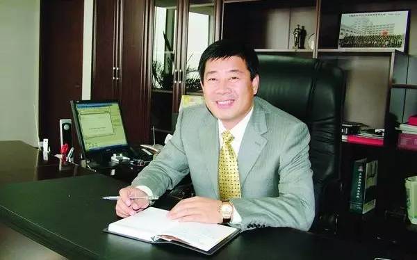 霸气！东北硬汉让国产奶粉在美国刷屏！1年狂卖46亿，还上了华尔街头条！