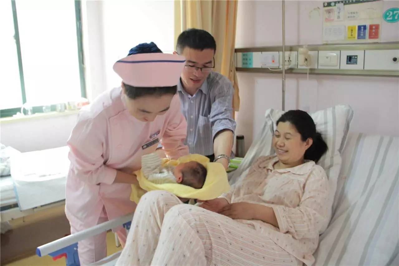 你对我不离不弃我对你生死相依,你不离不弃我必生死相依下一句