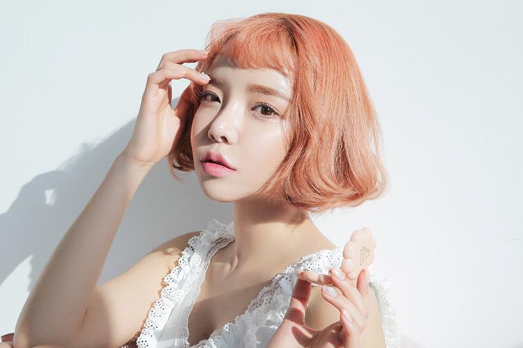 一笑眼边有细纹怎么办,眼角突然有细纹