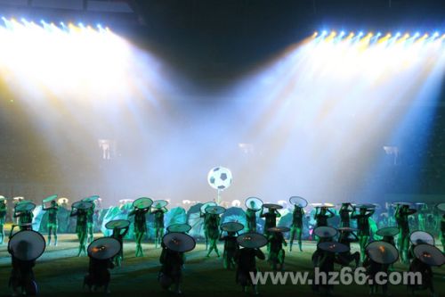 奥体中心首秀精彩上演湖州乐活足球战平金华