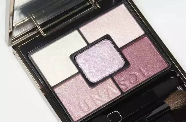 杨幂、戚薇都在用！这款小众眼影真这么好？