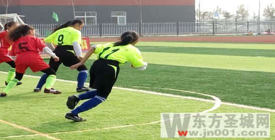 创建校园足球特色学校发展方案,学校努力打造足球特色学校报道
