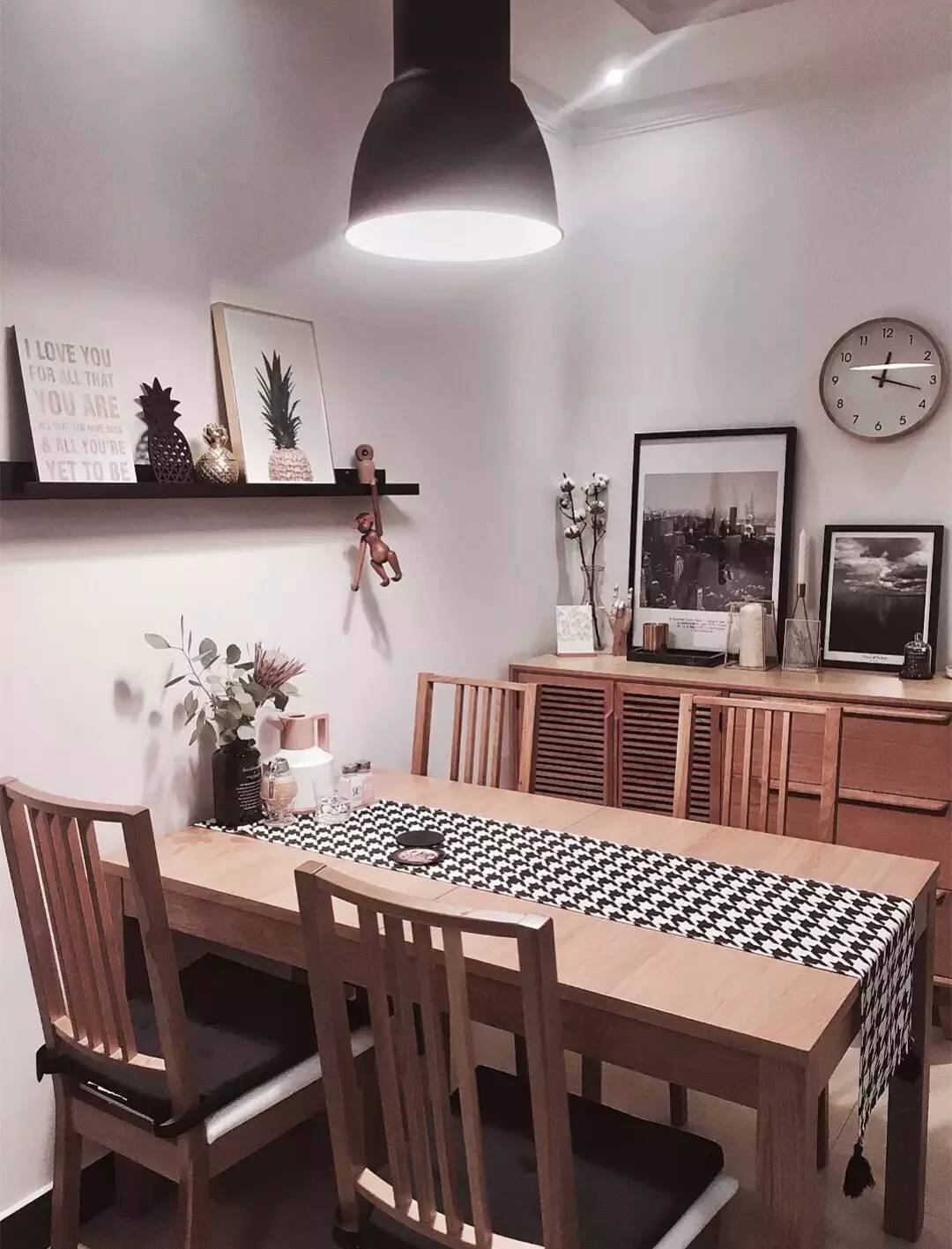 餐桌上盖一条布实用吗,为什么餐桌上要铺一块布