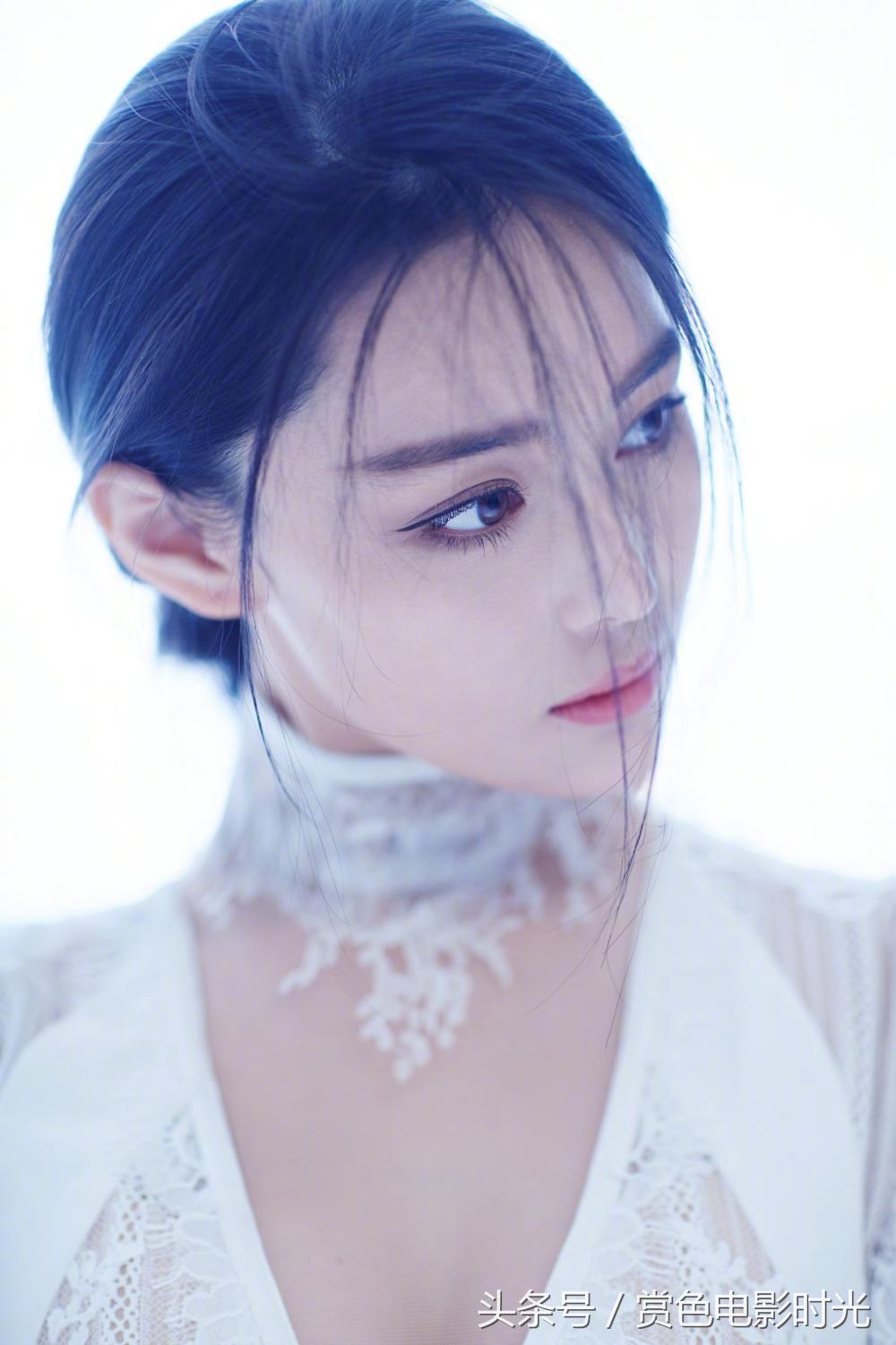 张馨予曝光惊艳写真照,张馨予穿黑西装高清新写真照