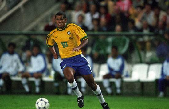 世界足坛顶级中场球员名单,世界足坛十大中场球星