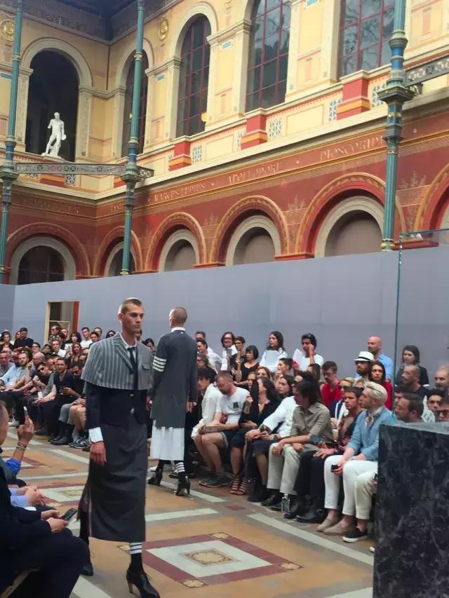 vetements摆烂短袖,vetements新款bomber