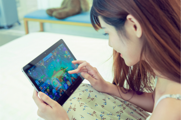 荣耀畅玩平板2好吗,荣耀畅玩平板2是全贴合吗