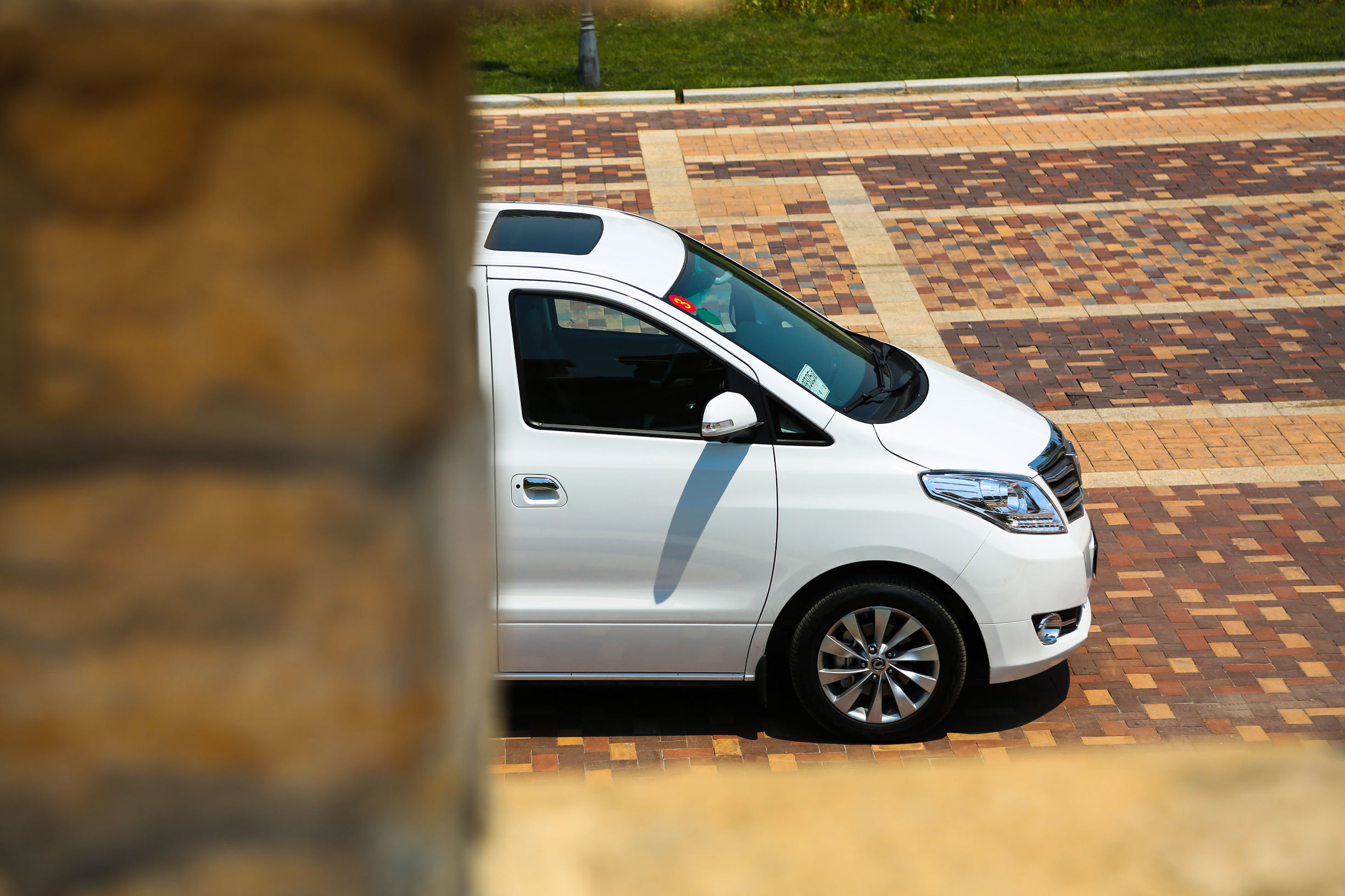 有哪种车后排可以放平睡觉,这款车的后排到底有多舒适