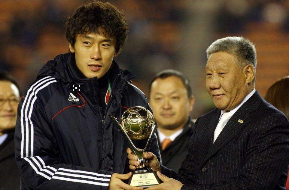 中国足球队队长杜威,前国脚杜威老婆