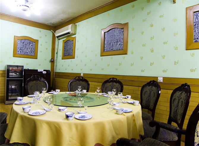 装修用什么漆好看又实惠,质感漆效果好还是水泥漆效果好