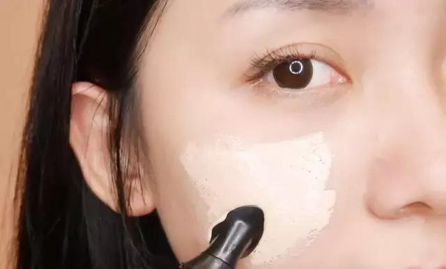 假冒化妆品最新案例,大批化妆品真假