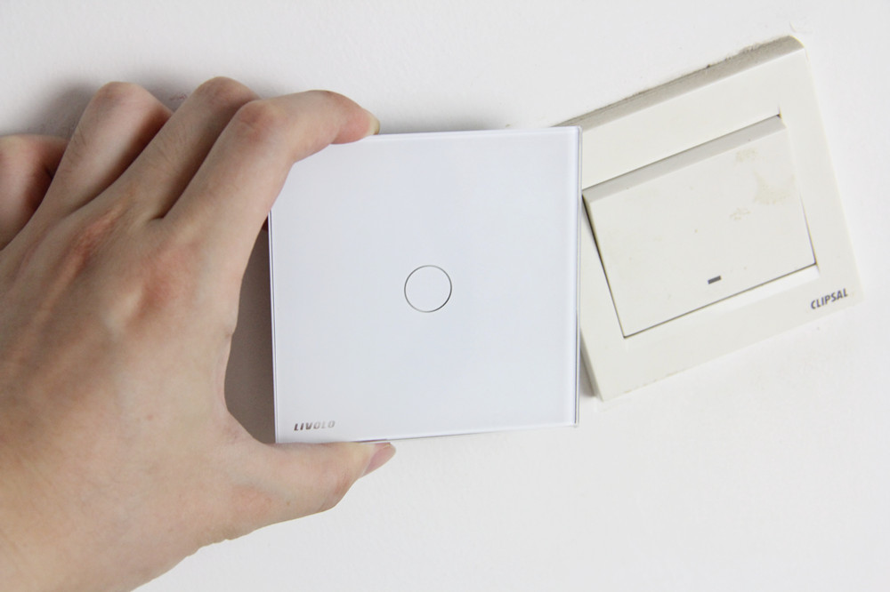 自从有了它把家里的遥控器都扔了,把家里的遥控器玩坏了