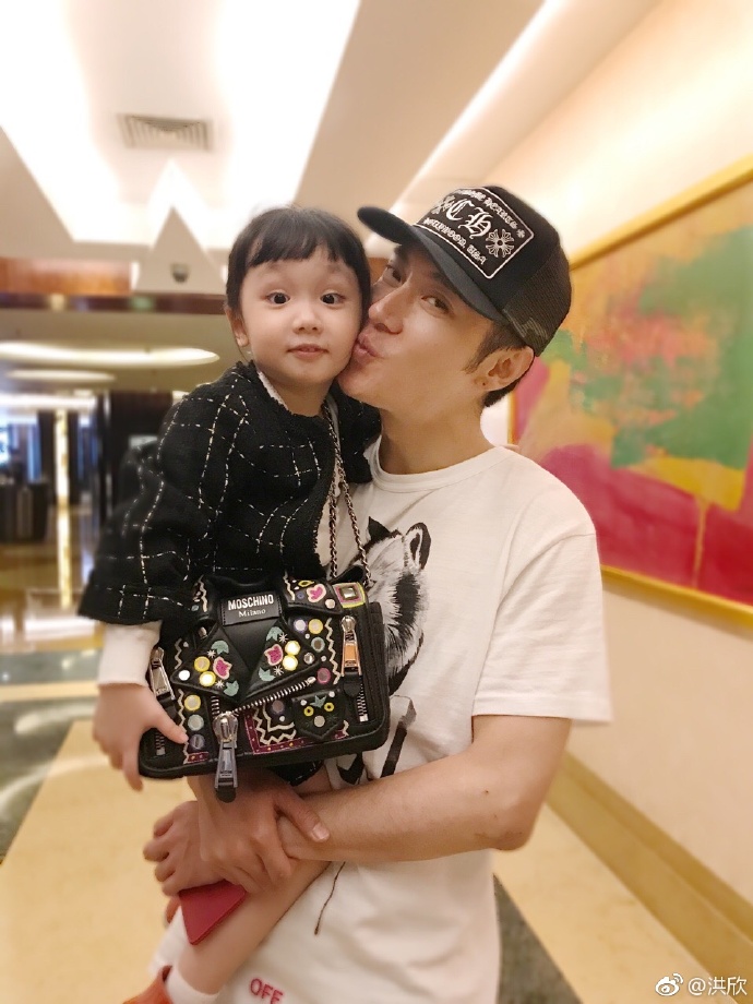 洪欣儿子11岁,洪欣的儿子的视频