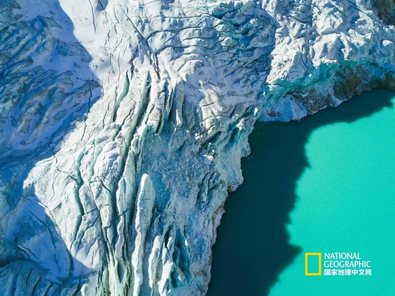 一次惊险的冒险之旅南极冰川,神奇的南极冰川探险之旅感受