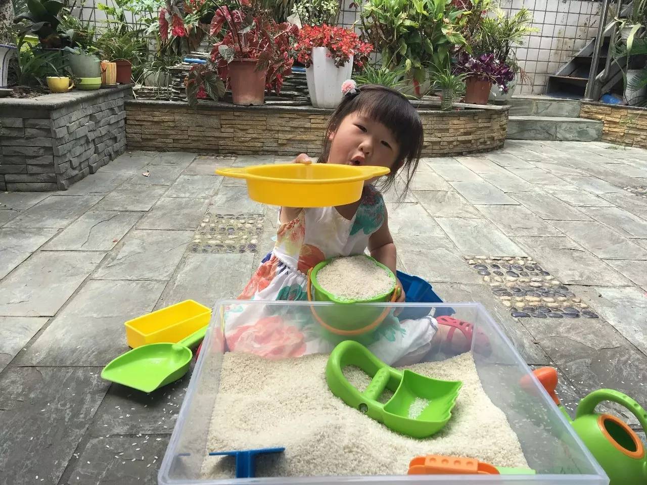 Hape儿童沙滩玩具,一年中最适合玩的沙滩玩具