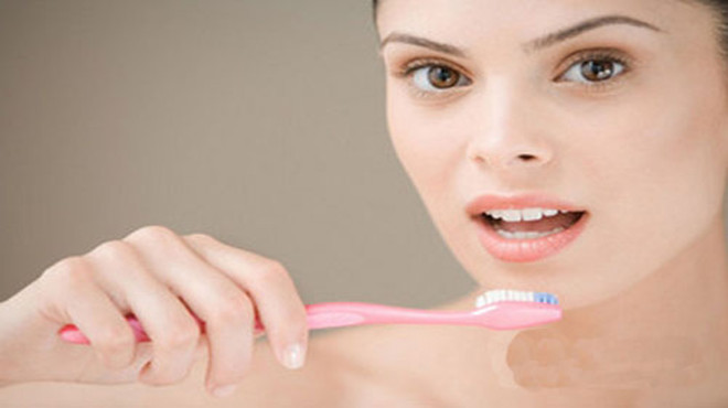 牙齿缝隙大怎么办最有效的办法,牙齿缝隙越来越大怎么补救