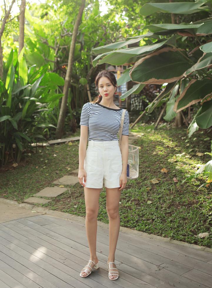 韩版复古条纹米奇大t恤,黑白条纹长袖t恤怎么搭配裤子