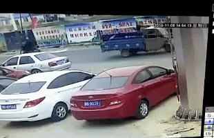 花式耍足球女孩,怎么玩花式足球