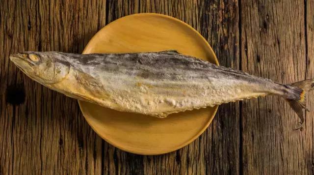 买鱼时学会这2个挑选技巧,买条鱼怎么吃最好