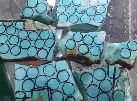 戴绿松石手串的功效是什么,不同的绿松石手串有什么区别