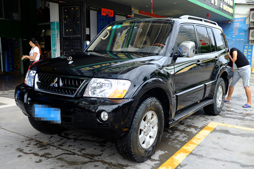 一代经典三菱帕杰罗,三菱帕杰罗的传奇一生