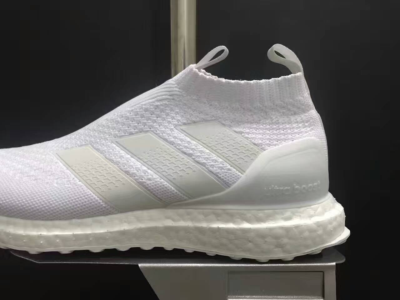 阿迪达斯boost跑鞋贝克汉姆,adidasace16.3足球鞋