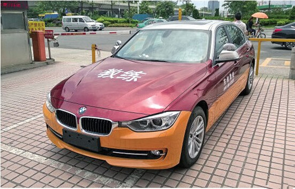 给你敢开吗？驾校的奔驰宝马教练车，考完驾照后，自己的车都不会开了！