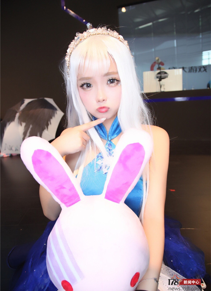 一起扒Showgirl:可爱又迷人的二次元美女小婕酱