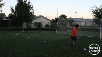 足球长传技巧详细解析,足球边路传中技巧教学