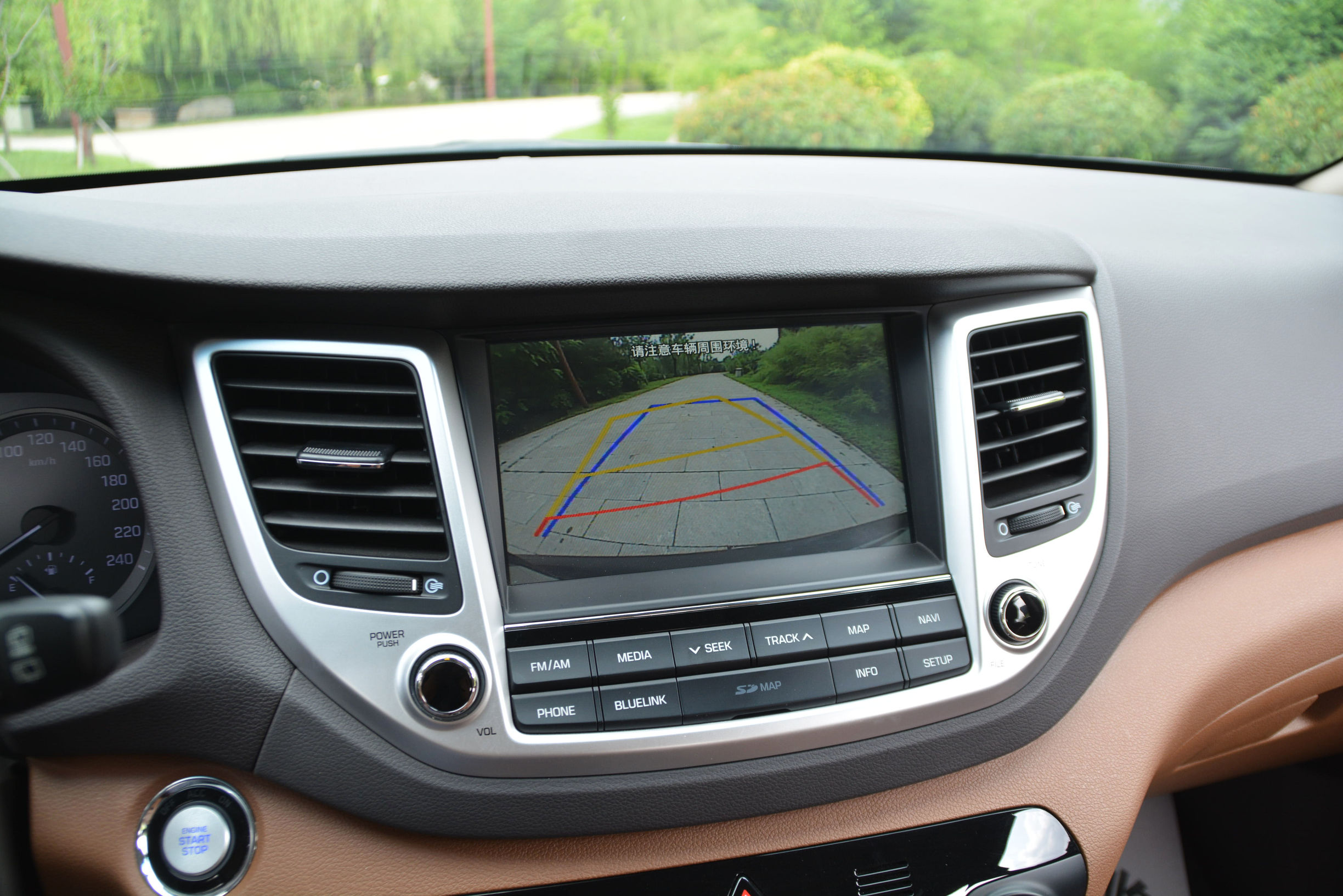 现代途胜四驱二手车11年,2020现代途胜2万公里值多少钱