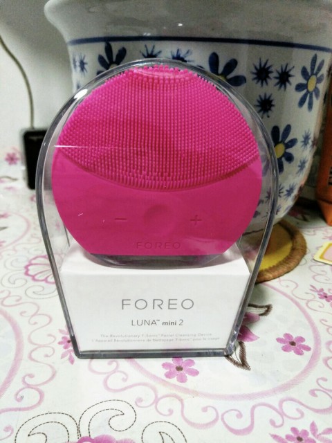 油皮洗面奶祛痘去黑头收缩毛孔 (敏感肌肤怎么收缩毛孔去黑头)