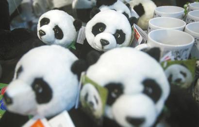 柏林动物园大熊猫娇庆和梦梦图片,旅德大熊猫娇庆和梦梦