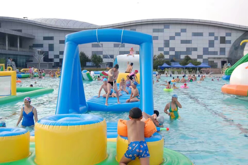 日照游泳中心欢乐水世界启用（组图）