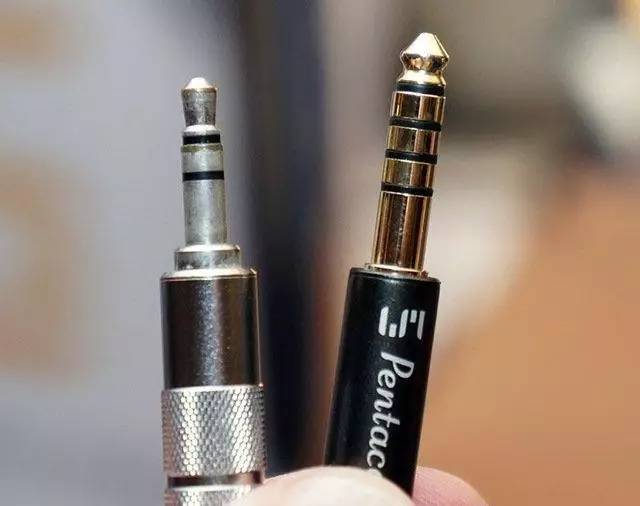 什么手机耳机插头是扁的,哪种耳机品牌有type插头