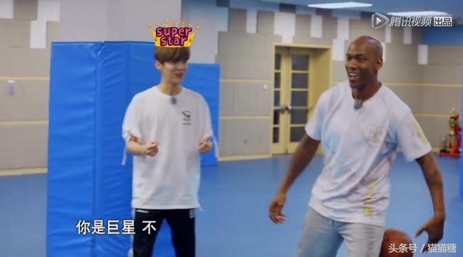 约吧大明星请来马布里，鹿晗秒变粉丝求合影，李晨高呼偶像，乔欣超淡定