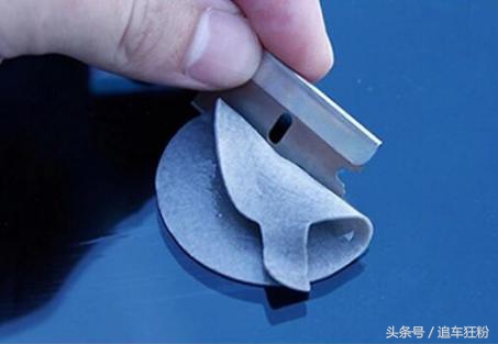 前挡风玻璃有个小坑修复多少钱,一分钱不用花