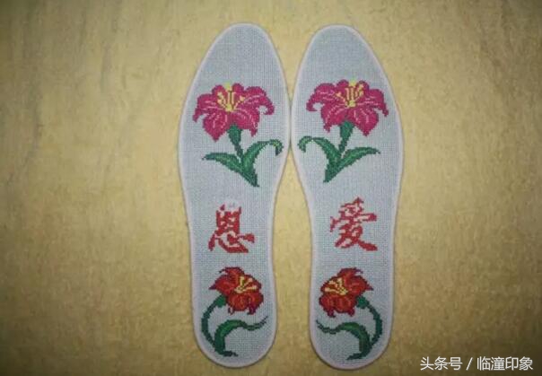 甘肃农村送鞋垫,百双鞋垫送亲人