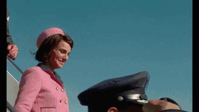 杰奎琳穿着带血的衣服,杰奎琳的眼泪音频