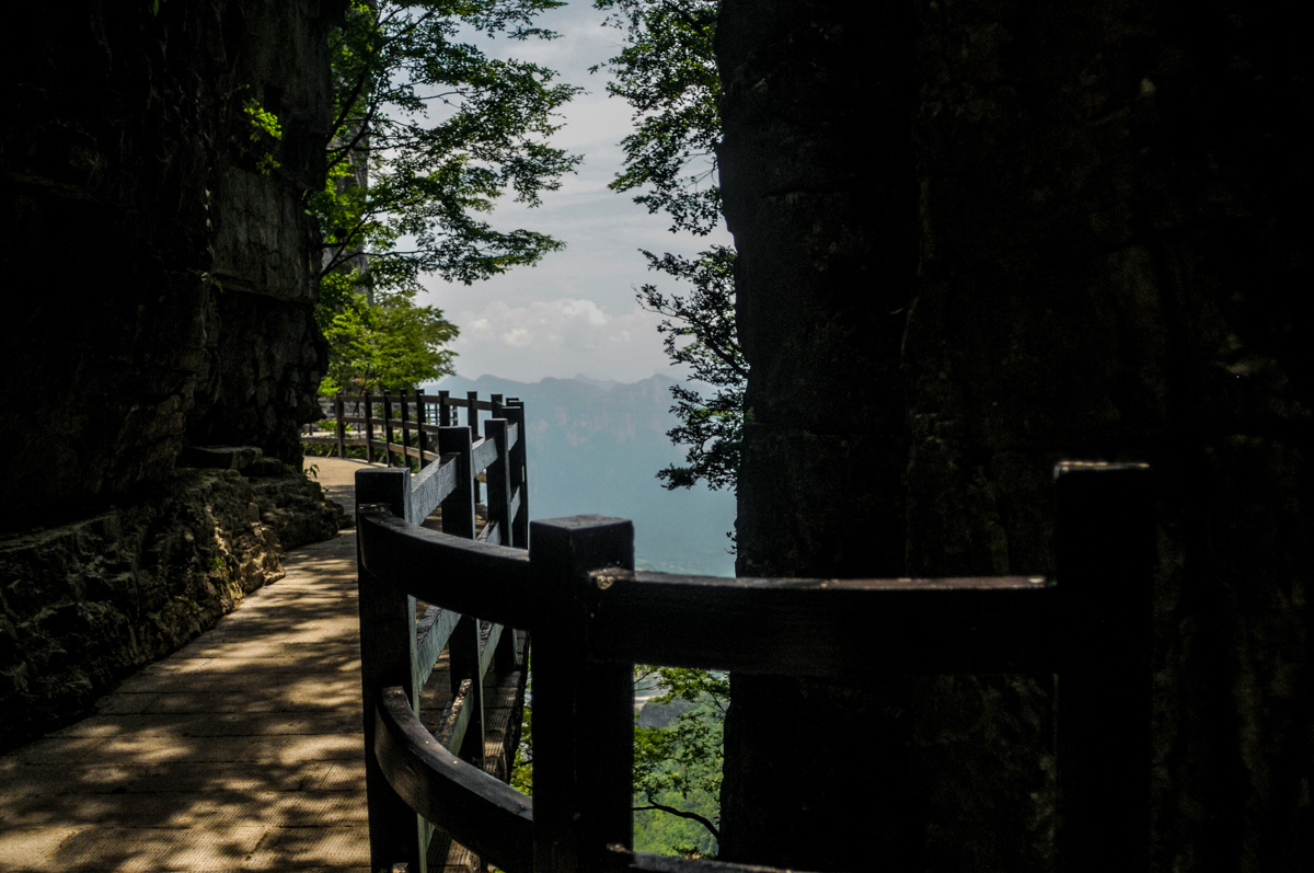 恩施大峡谷落石砸死游客,恩施大峡谷落石砸人