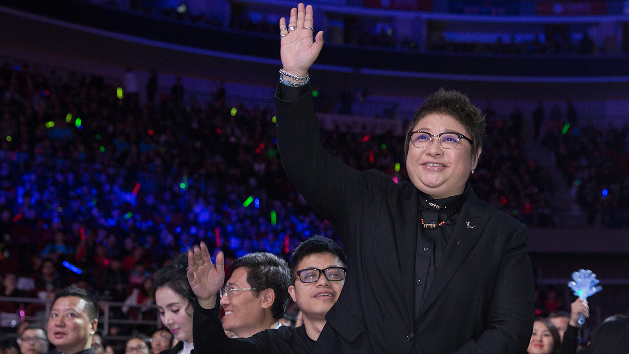 这个科技圈男人只唱了一首歌就让亿万人沉默韩红盛一伦只是陪衬