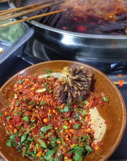 重庆这些人气爆棚却经济实惠的美食，你吃过几个？超全整理赶紧收