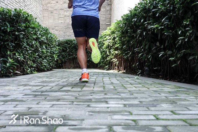 李宁云四代叠影芯片怎么用,李宁云四代跑鞋减震科技