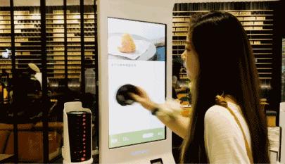 全国首家！能喝啤酒的绿色KFC你101%没吃过！热压帕尼尼、北美甜薯条……KPRO餐厅，要被挤爆啦！