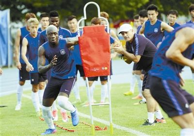 泰达俱乐部董事长,泰达足球俱乐部新消息