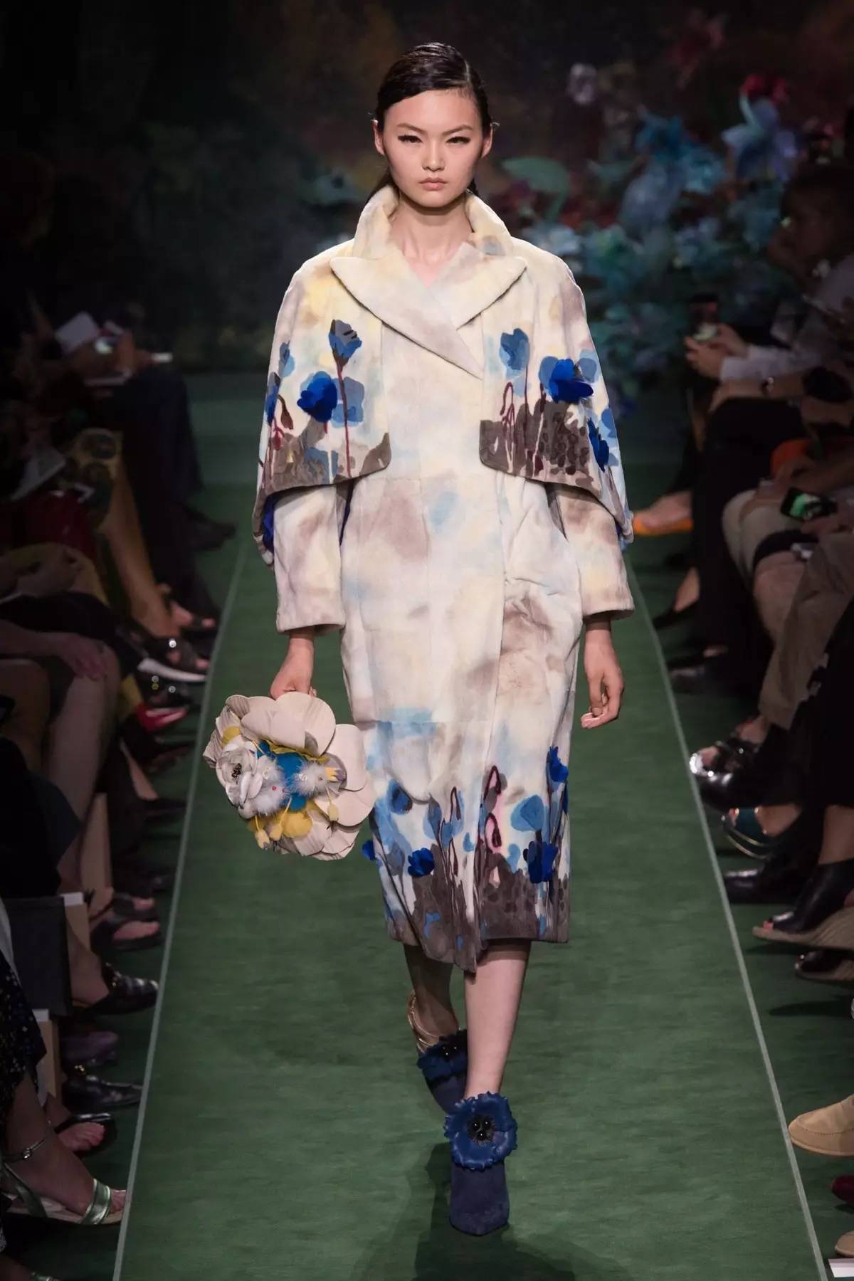 高定周时装秀视频,高定巴黎时装周发布会