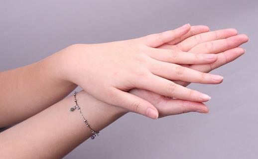 摆脱脚趾甲真菌,消除灰指甲