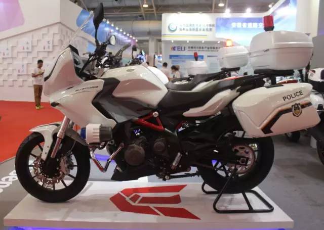 蓝巡300新款价格,300蓝圈夜光效果