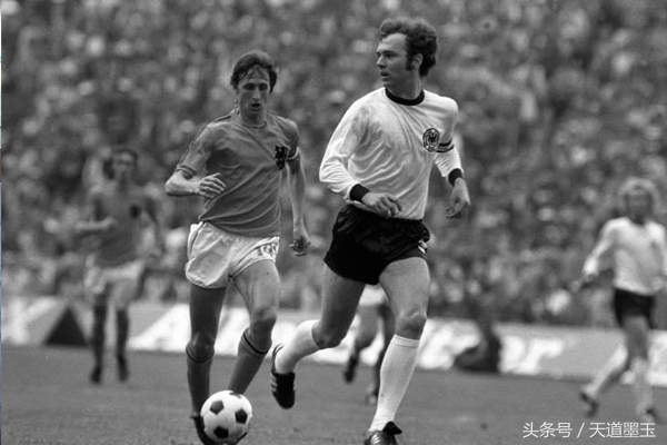 世界第一中后卫贝肯鲍尔,足坛经典名场面贝肯鲍尔