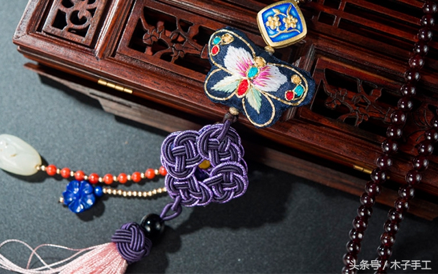 木子手工红绳手链,木子手工编织红绳慢动作